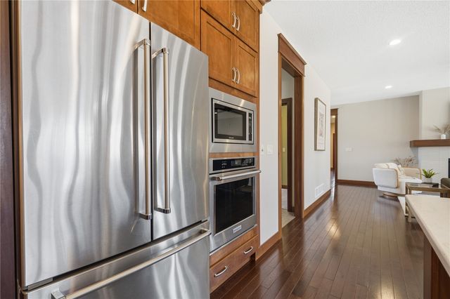 4330 Fawn Hill Court SE, Cedar Rapids, IA 52403