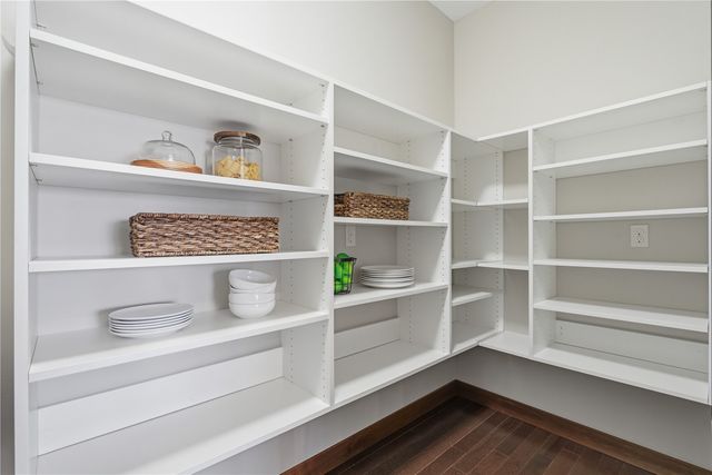 4330 Fawn Hill Court SE, Cedar Rapids, IA 52403