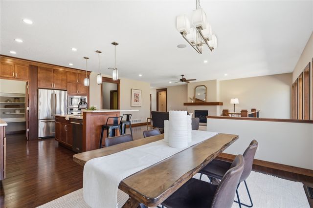 4330 Fawn Hill Court SE, Cedar Rapids, IA 52403