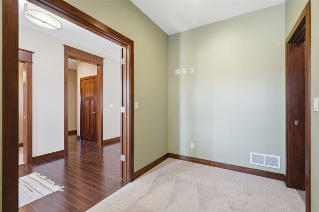 4330 Fawn Hill Court SE, Cedar Rapids, IA 52403