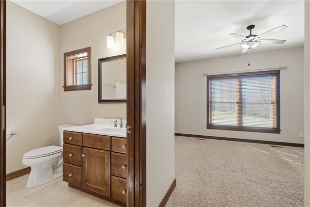 4330 Fawn Hill Court SE, Cedar Rapids, IA 52403