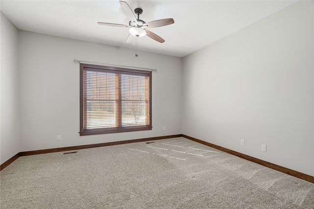 4330 Fawn Hill Court SE, Cedar Rapids, IA 52403