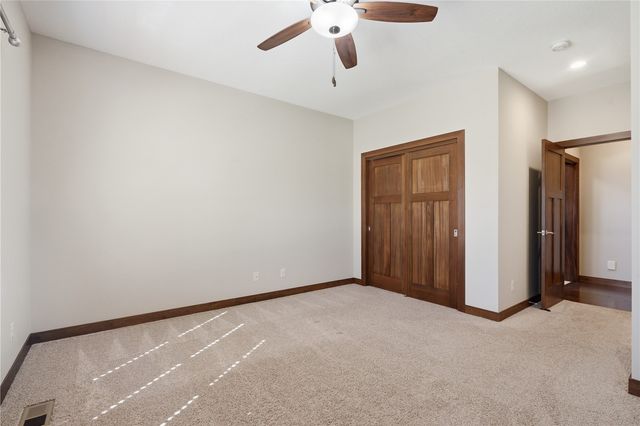 4330 Fawn Hill Court SE, Cedar Rapids, IA 52403