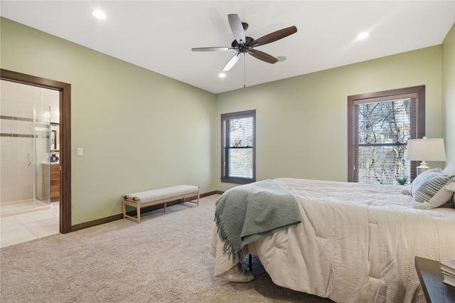 4330 Fawn Hill Court SE, Cedar Rapids, IA 52403