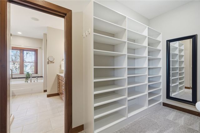 4330 Fawn Hill Court SE, Cedar Rapids, IA 52403