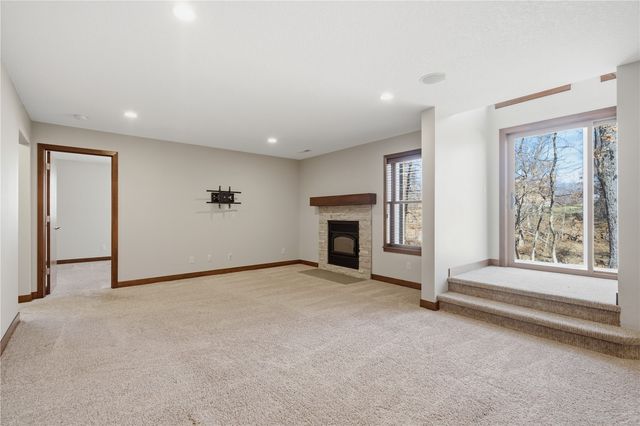 4330 Fawn Hill Court SE, Cedar Rapids, IA 52403