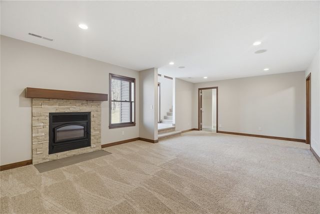 4330 Fawn Hill Court SE, Cedar Rapids, IA 52403