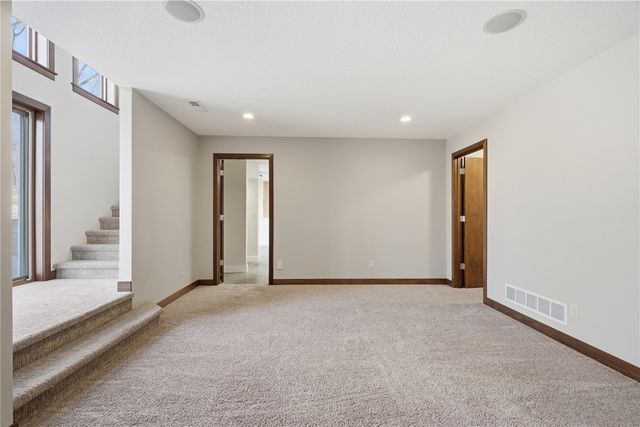 4330 Fawn Hill Court SE, Cedar Rapids, IA 52403