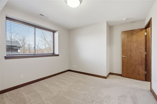 4330 Fawn Hill Court SE, Cedar Rapids, IA 52403