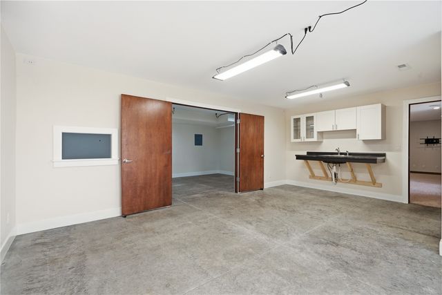 4330 Fawn Hill Court SE, Cedar Rapids, IA 52403