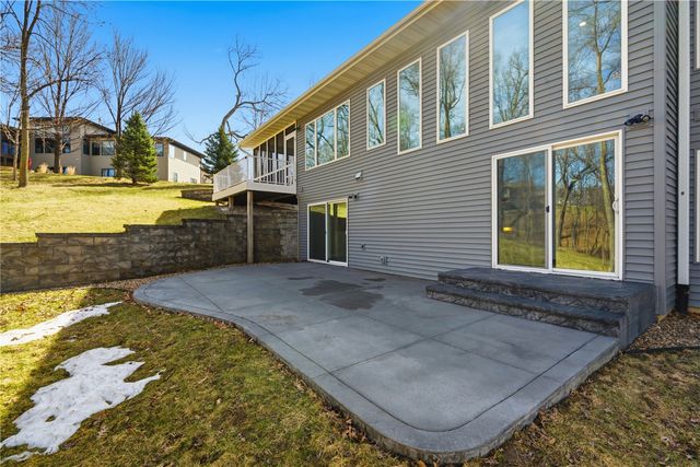 4330 Fawn Hill Court SE, Cedar Rapids, IA 52403