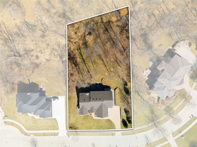 4330 Fawn Hill Court SE, Cedar Rapids, IA 52403