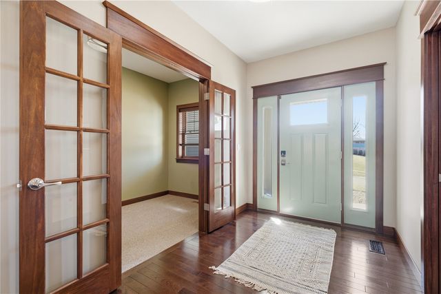 4330 Fawn Hill Court SE, Cedar Rapids, IA 52403