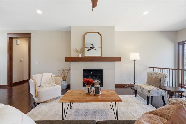 4330 Fawn Hill Court SE, Cedar Rapids, IA 52403