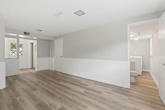 9018 Forest Lane E, Hickory Hills, IL 60457