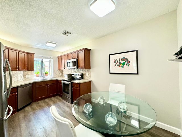 5135 Floria Drive E, Boynton Beach, FL 33437