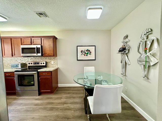 5135 Floria Drive E, Boynton Beach, FL 33437