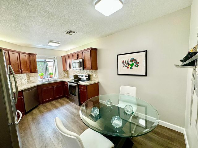 5135 Floria Drive E, Boynton Beach, FL 33437