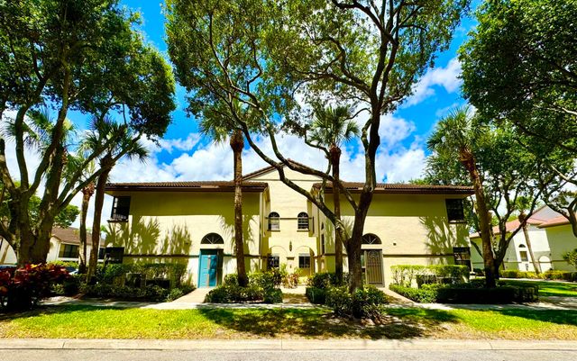 5135 Floria Drive E, Boynton Beach, FL 33437