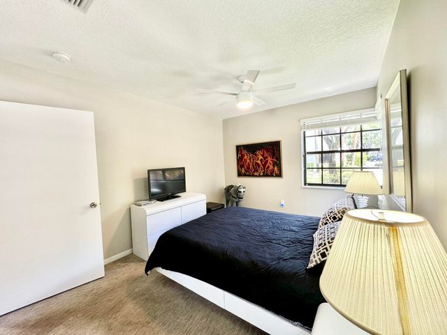 5135 Floria Drive E, Boynton Beach, FL 33437