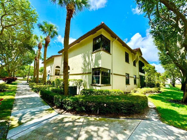 5135 Floria Drive E, Boynton Beach, FL 33437