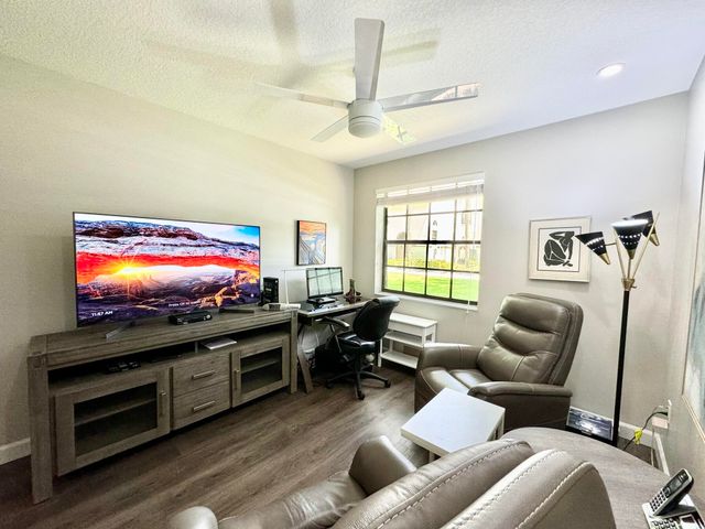 5135 Floria Drive E, Boynton Beach, FL 33437