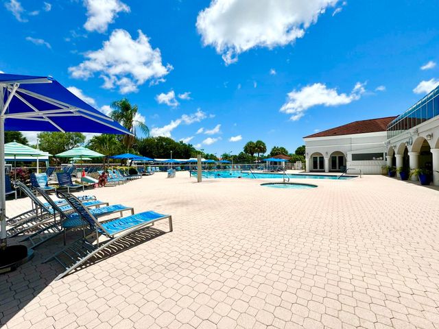 5135 Floria Drive E, Boynton Beach, FL 33437