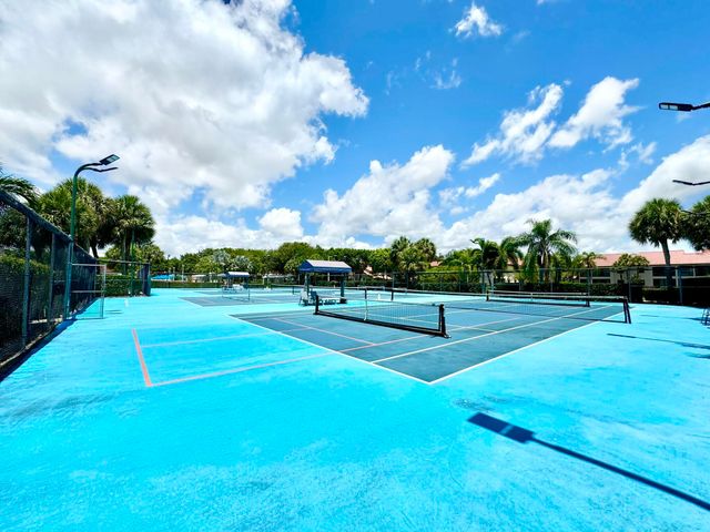 5135 Floria Drive E, Boynton Beach, FL 33437