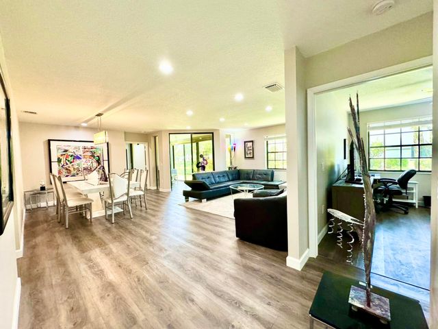 5135 Floria Drive E, Boynton Beach, FL 33437