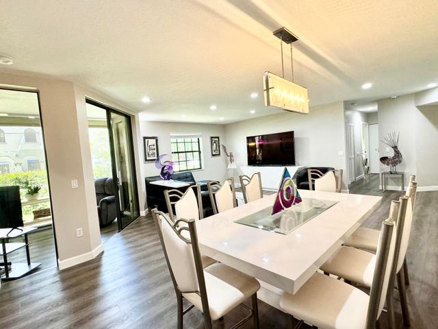 5135 Floria Drive E, Boynton Beach, FL 33437