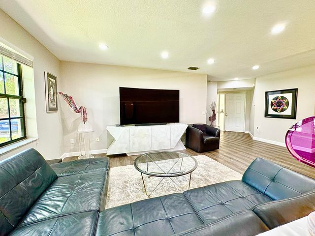 5135 Floria Drive E, Boynton Beach, FL 33437