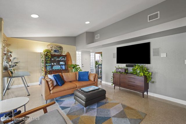 514 Cocoa Isles Boulevard, Cocoa Beach, FL 32931