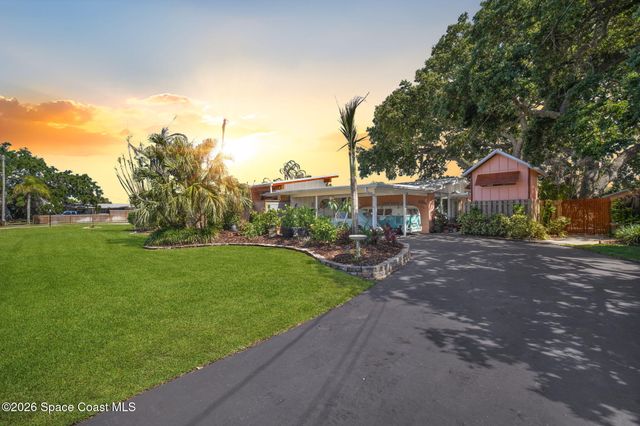 514 Cocoa Isles Boulevard, Cocoa Beach, FL 32931