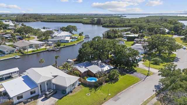 514 Cocoa Isles Boulevard, Cocoa Beach, FL 32931
