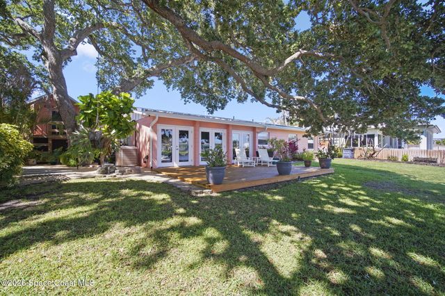 514 Cocoa Isles Boulevard, Cocoa Beach, FL 32931