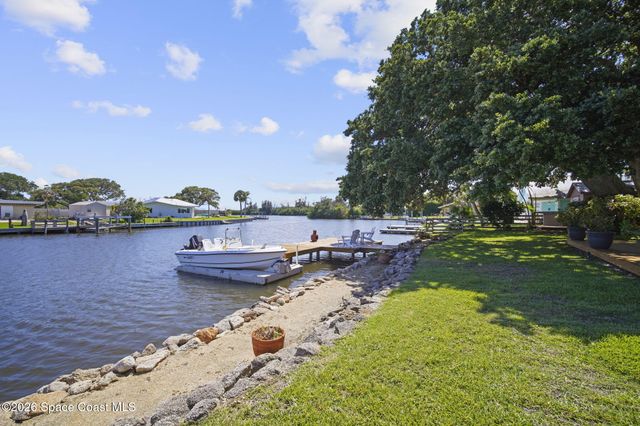 514 Cocoa Isles Boulevard, Cocoa Beach, FL 32931