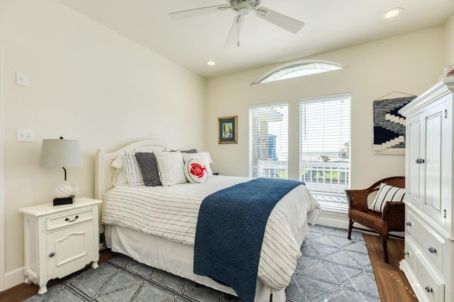 18810 W De Vaca Lane, Galveston, TX 77554