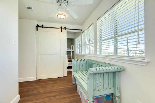 18810 W De Vaca Lane, Galveston, TX 77554