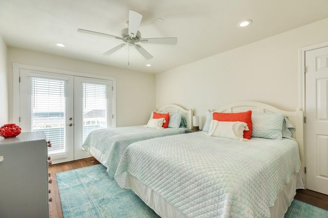 18810 W De Vaca Lane, Galveston, TX 77554