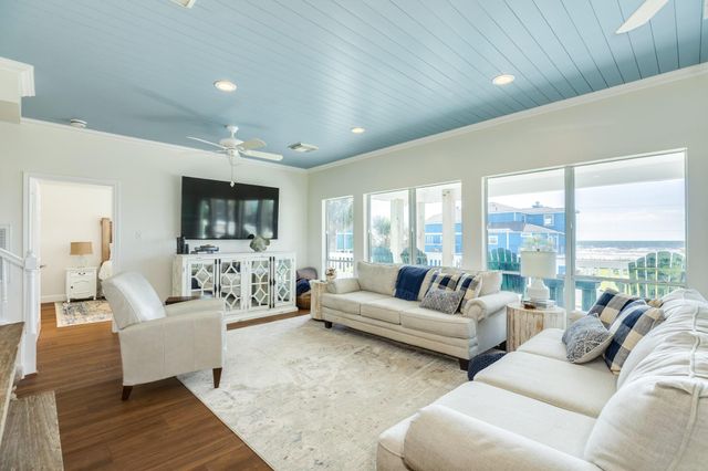 18810 W De Vaca Lane, Galveston, TX 77554