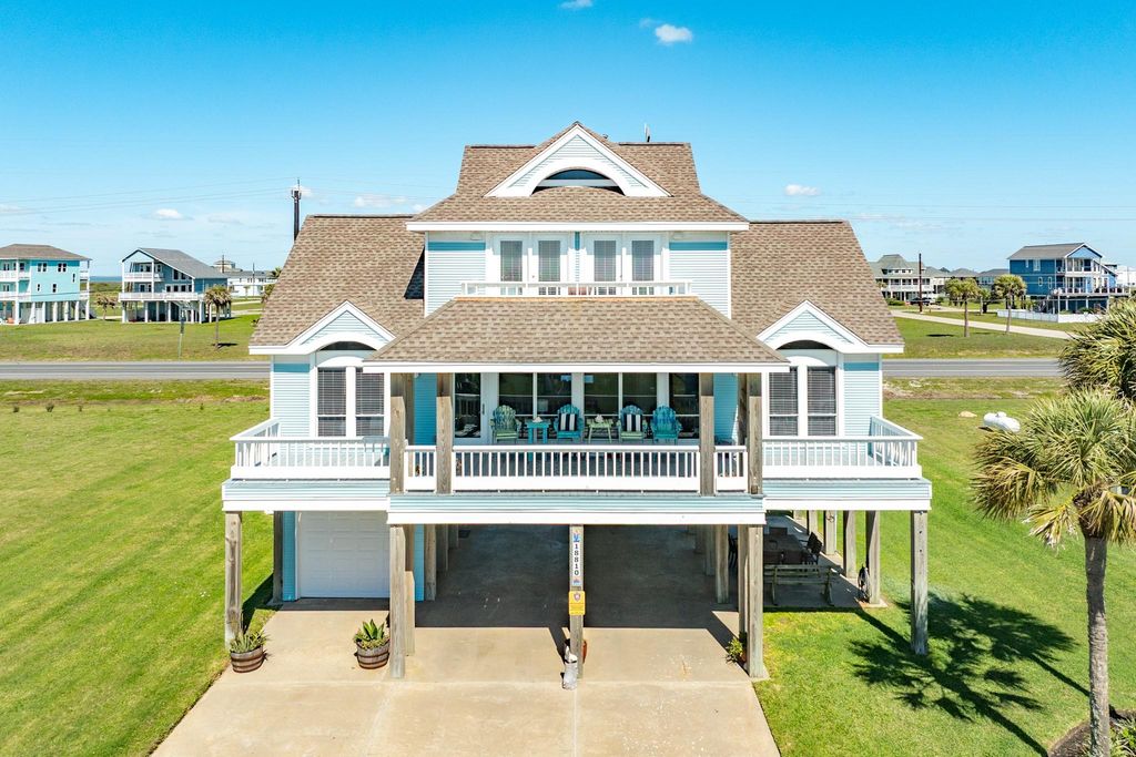 18810 W De Vaca Lane, Galveston, TX 77554