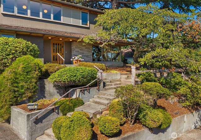 3023 E Laurelhurst Drive NE, Seattle, WA 98105