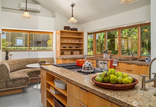 3023 E Laurelhurst Drive NE, Seattle, WA 98105