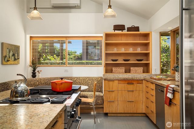 3023 E Laurelhurst Drive NE, Seattle, WA 98105