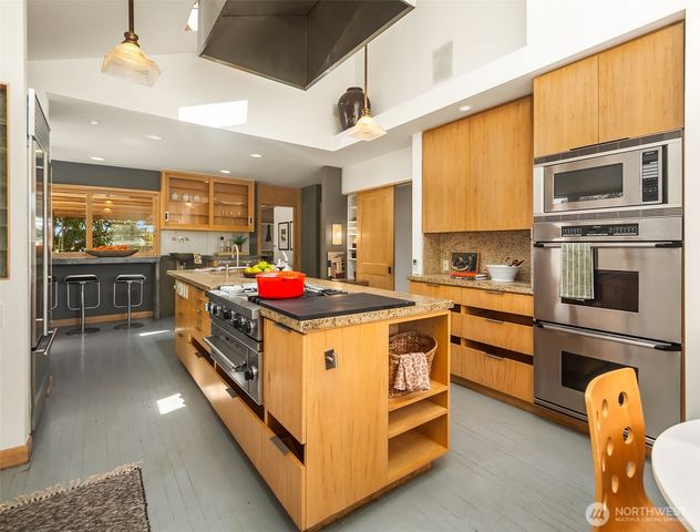 3023 E Laurelhurst Drive NE, Seattle, WA 98105