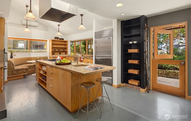 3023 E Laurelhurst Drive NE, Seattle, WA 98105