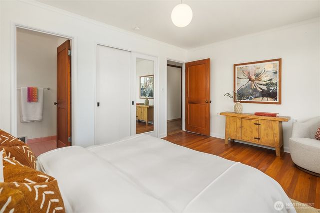3023 E Laurelhurst Drive NE, Seattle, WA 98105
