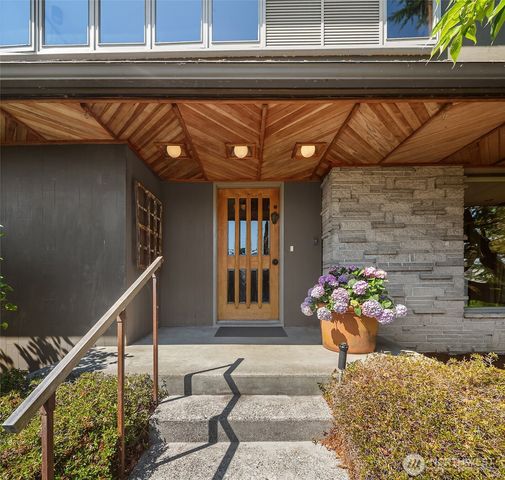 3023 E Laurelhurst Drive NE, Seattle, WA 98105