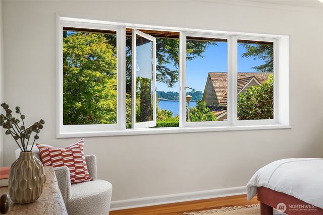 3023 E Laurelhurst Drive NE, Seattle, WA 98105