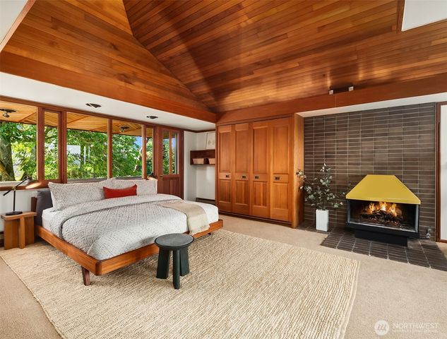 3023 E Laurelhurst Drive NE, Seattle, WA 98105